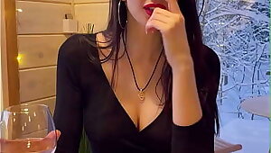 I invited my mom to a restaurant and was rewarded with cool sex. POV